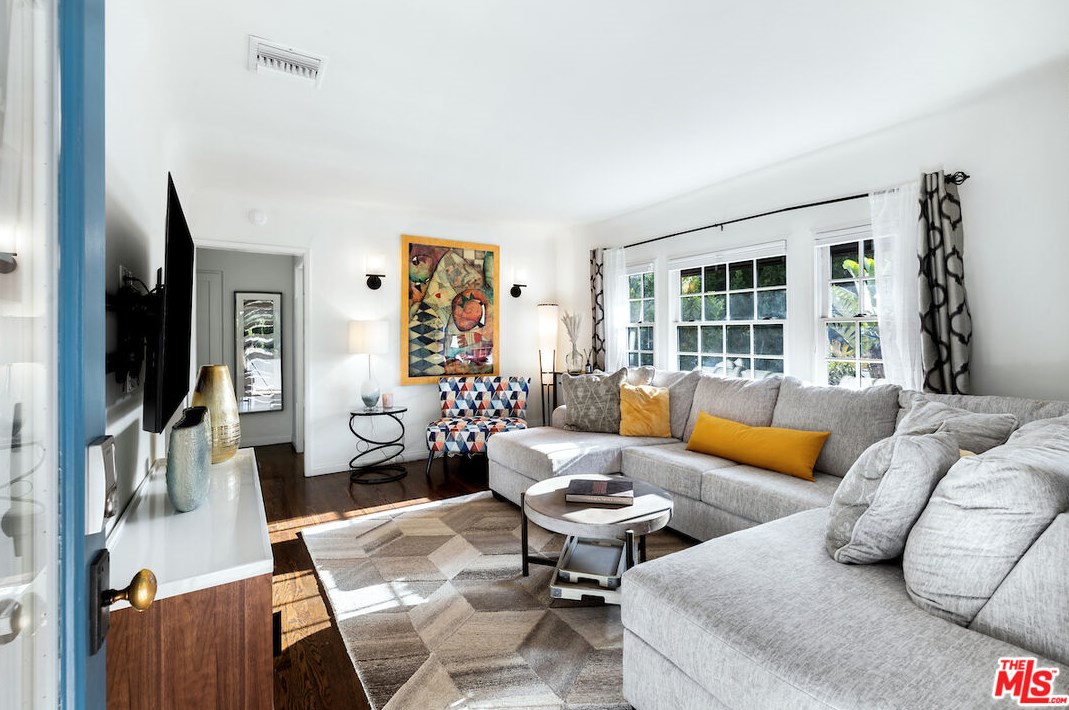 346 Westbourne Dr, Los Angeles CA  90048-1910 exterior