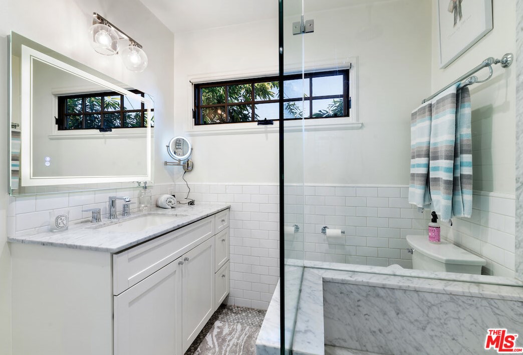 346 Westbourne Dr, Los Angeles CA  90048-1910 exterior