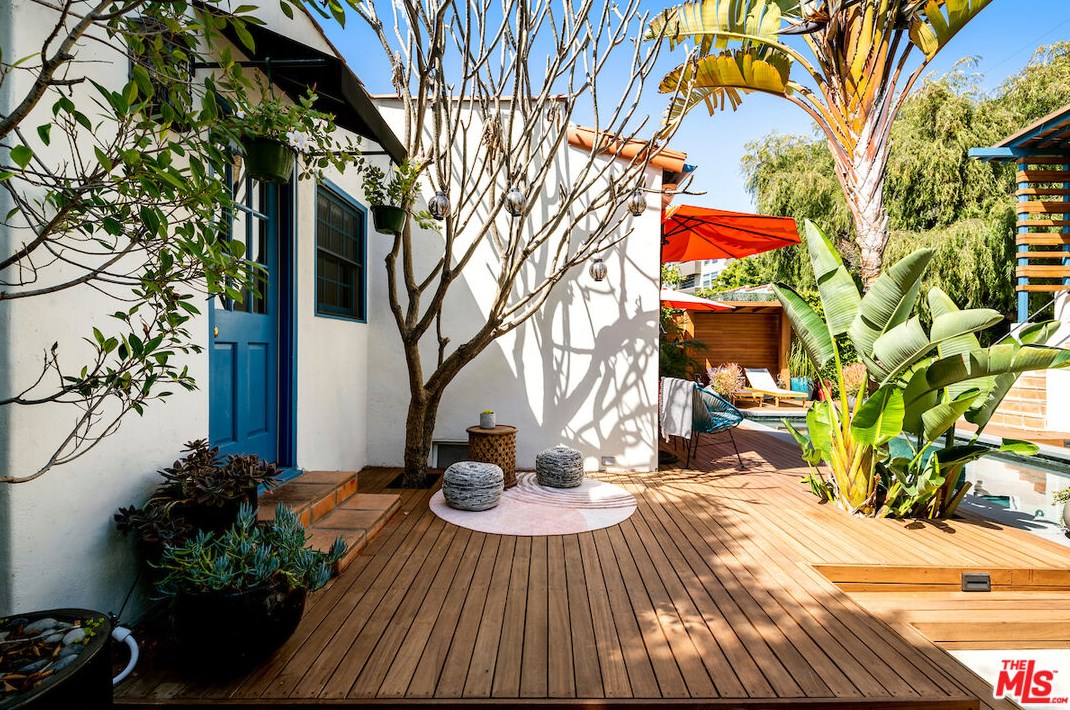 346 Westbourne Dr, Los Angeles CA  90048-1910 exterior