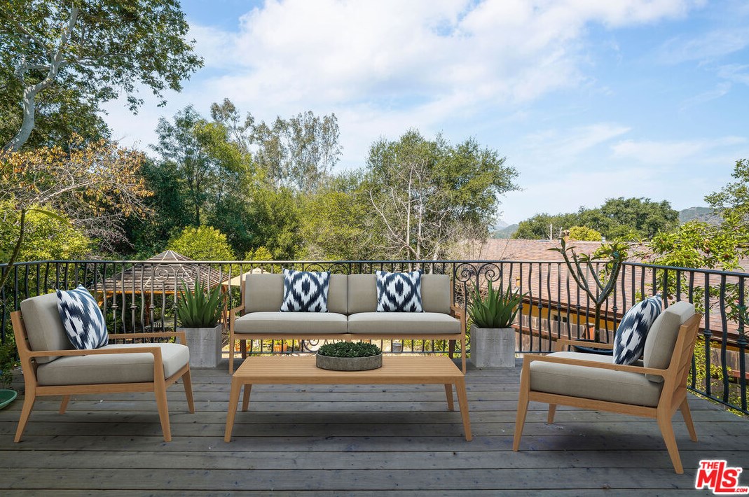 685 Wonder View Dr, Calabasas, CA 91302