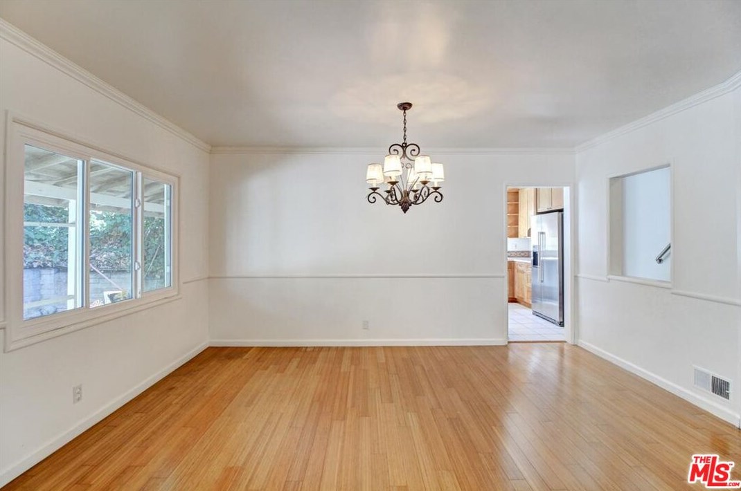 3740 Mullen Pl, Los Angeles CA  90043-1721 exterior