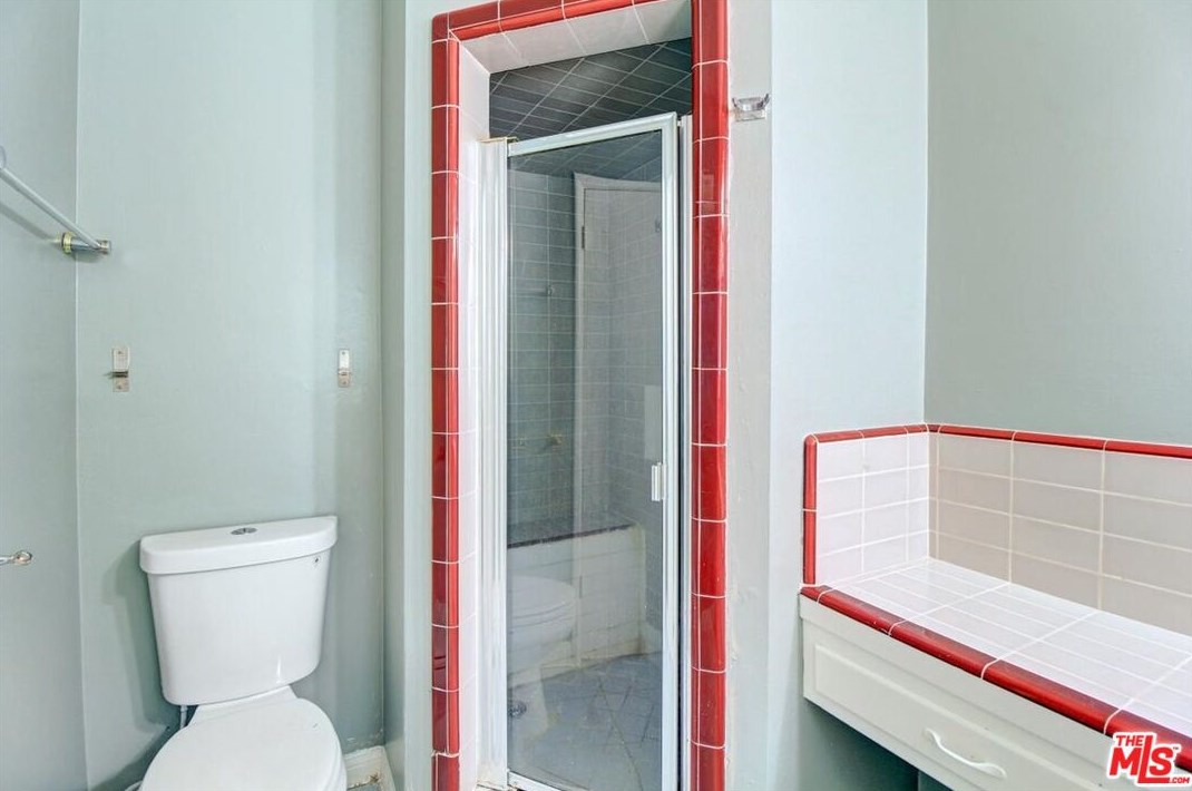 3740 Mullen Pl, Los Angeles CA  90043-1721 exterior