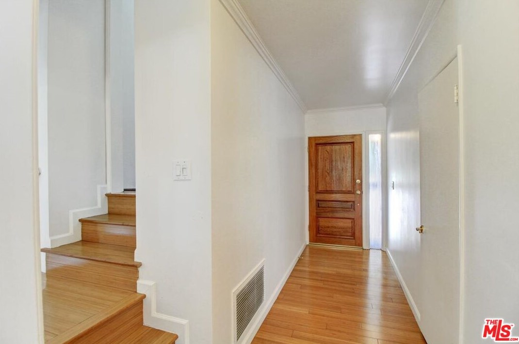 3740 Mullen Pl, Los Angeles CA  90043-1721 exterior