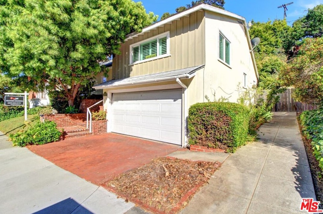 3740 Mullen Pl, Los Angeles CA  90043-1721 exterior