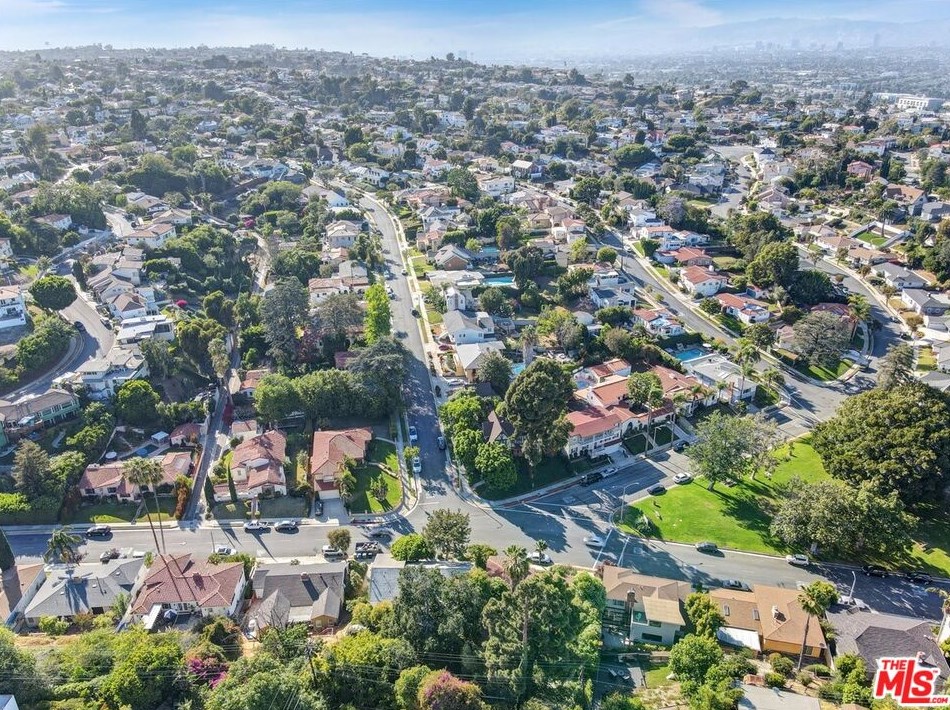 3740 Mullen Pl, Los Angeles CA  90043-1721 exterior