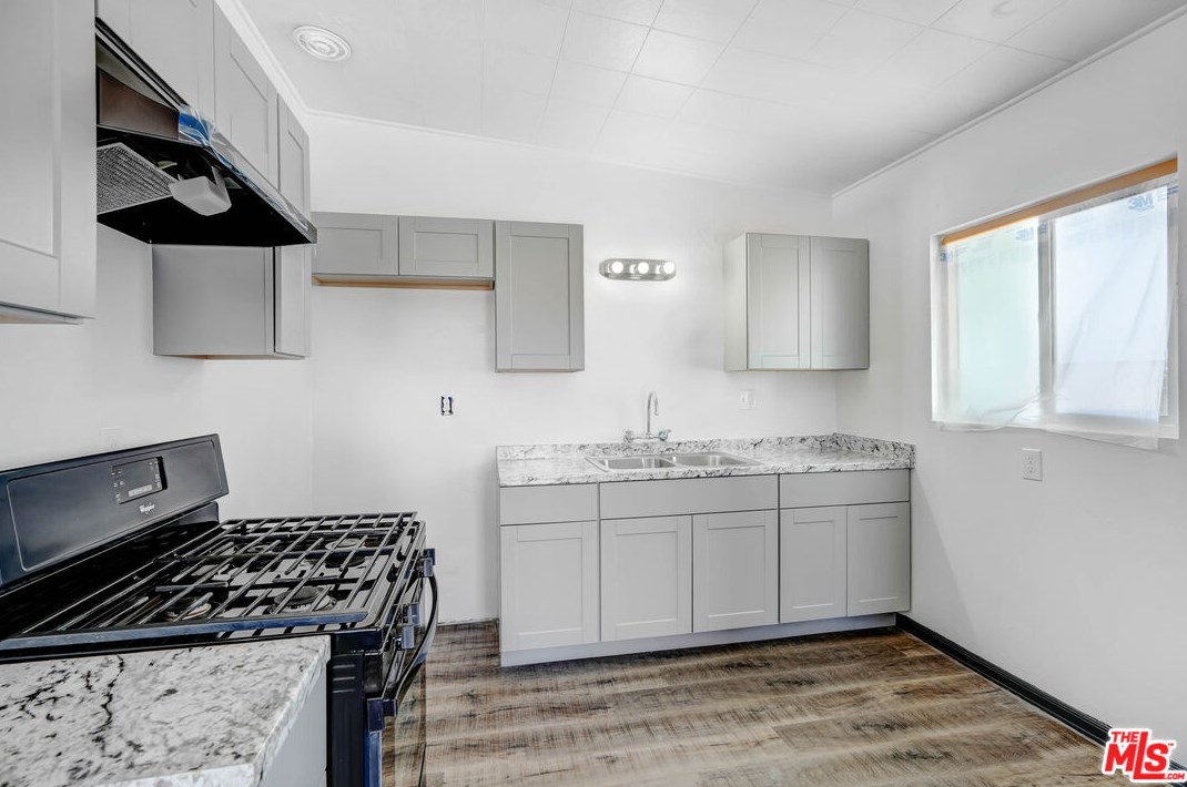 16845 Manzanita St, Hesperia CA  92345-1832 exterior