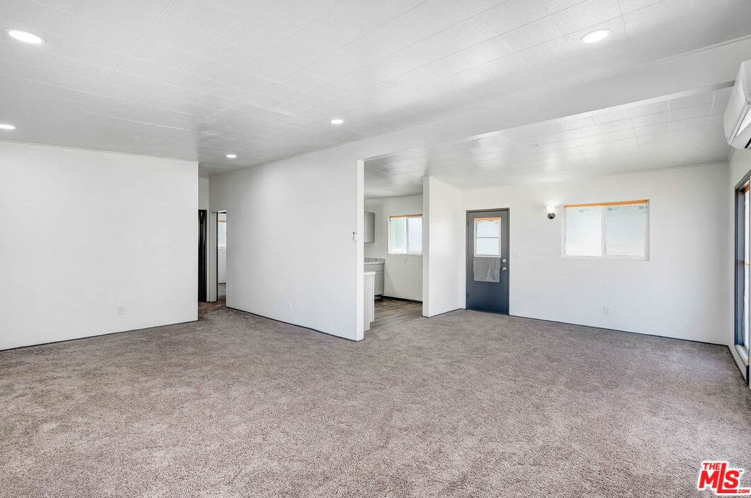 16845 Manzanita St, Hesperia CA  92345-1832 exterior
