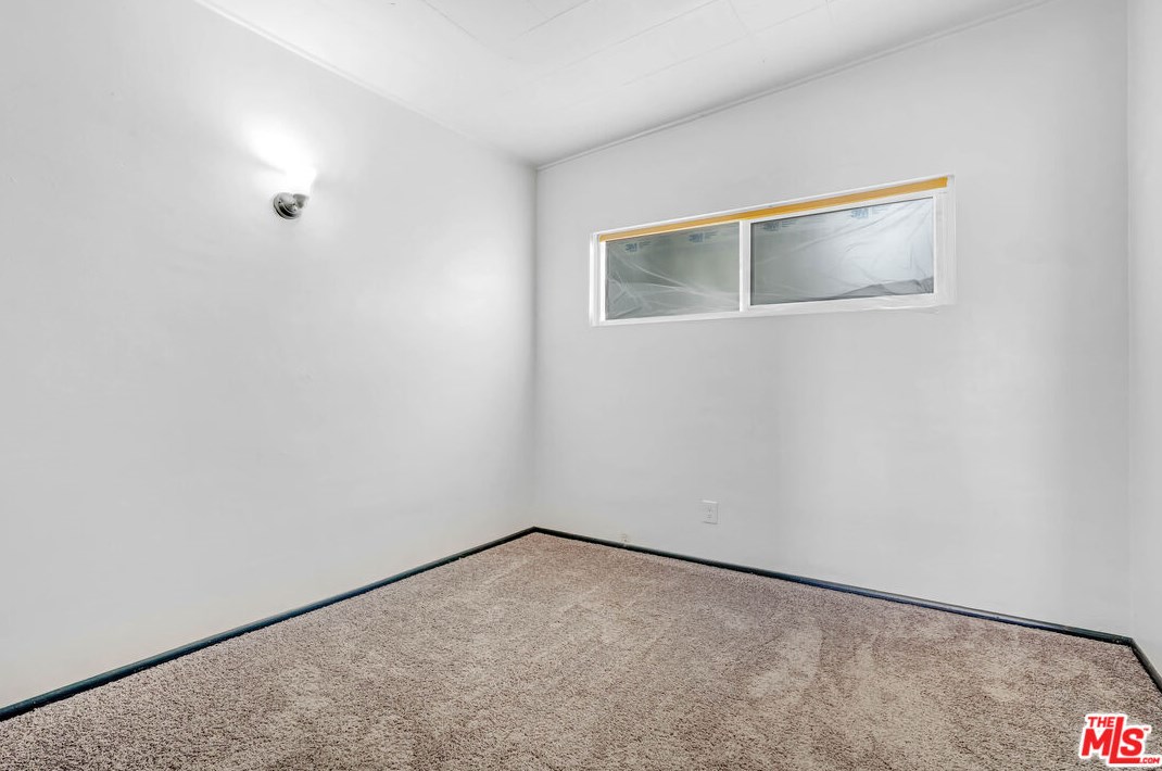 16845 Manzanita St, Hesperia CA  92345-1832 exterior