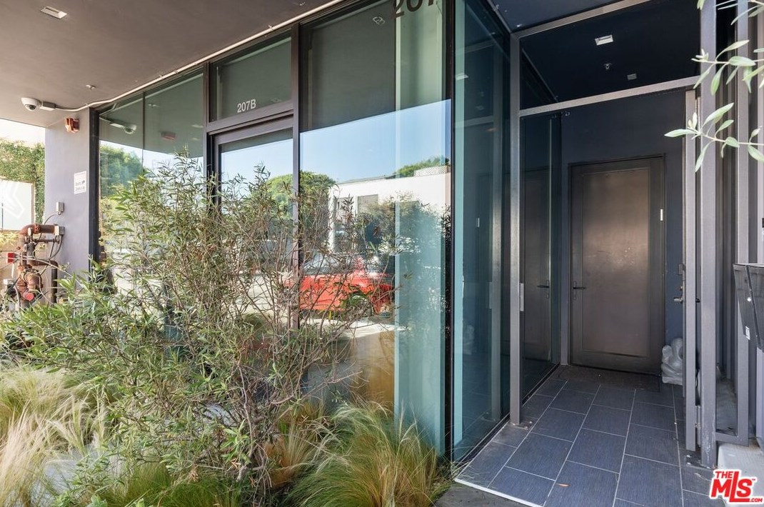 207 Hollister Ave, Santa Monica, CA 90405