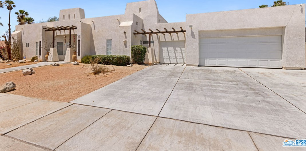 27700 Hombria Dr, Cathedral City, CA 92234-3494