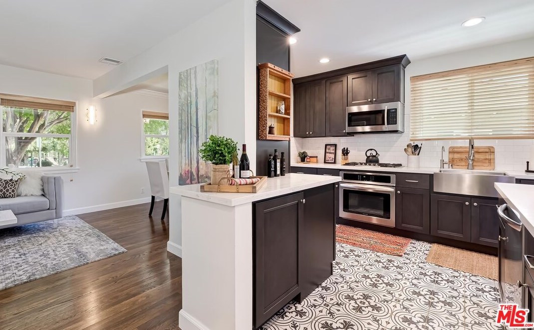 4339 Elmer Ave, North Hollywood CA  91602-2632 exterior