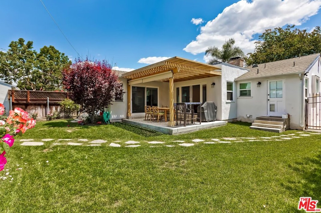 4339 Elmer Ave, North Hollywood CA  91602-2632 exterior