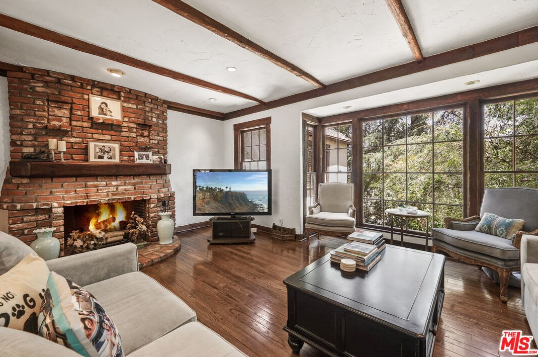 14432 Valley Vista Blvd, Van Nuys, CA 91423