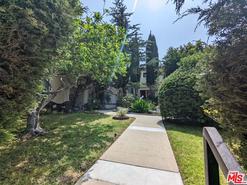 3844 Evans St, Los Angeles, CA 90027-3338