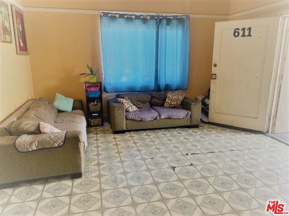609 Hillview Ave, Los Angeles CA  90022-3229 exterior