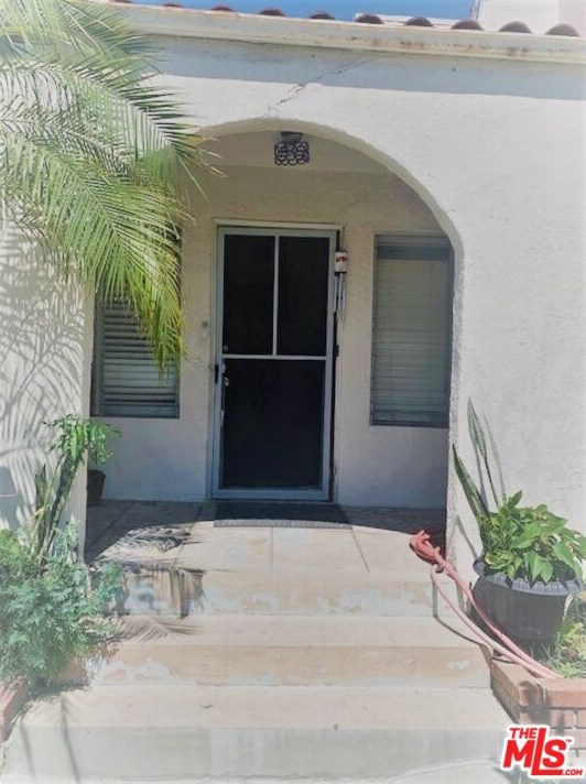 609 Hillview Ave, Los Angeles CA  90022-3229 exterior