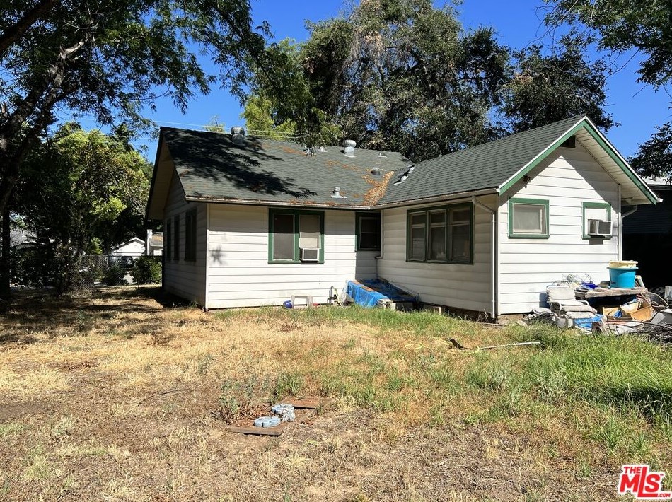 1892 Madison Ave, Pasadena, CA 91104-1122