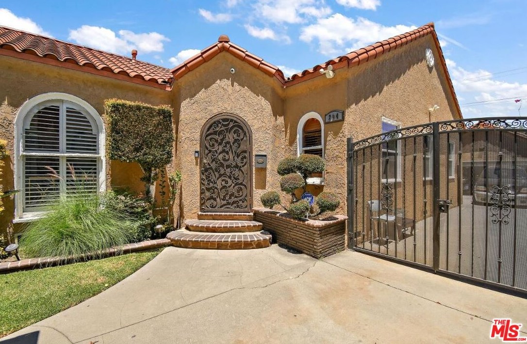 204 S Sloan Ave, Compton, CA 90221