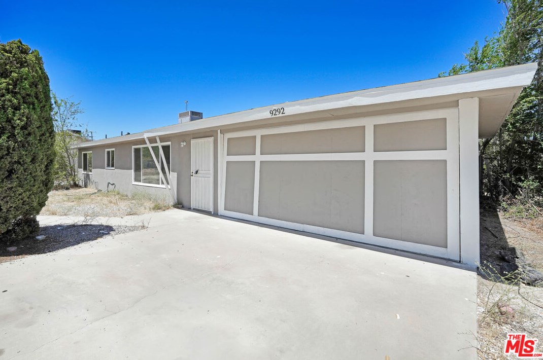 9292 Olema Ave, Hesperia, CA 92345-6458