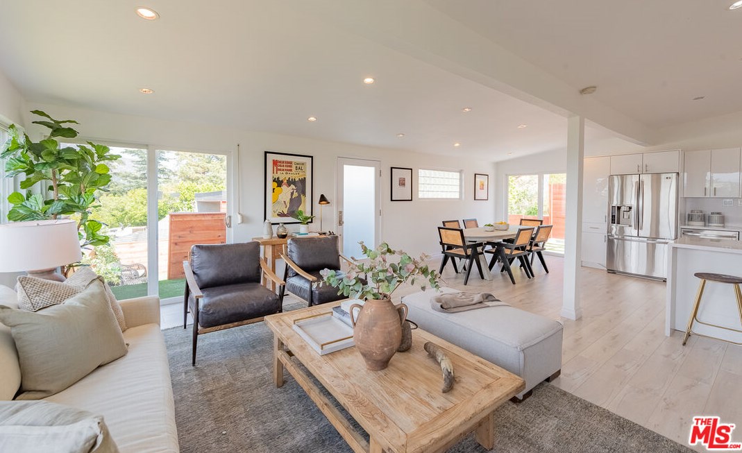 3411 Bonnie Hill Dr, Los Angeles, CA 90068-1325