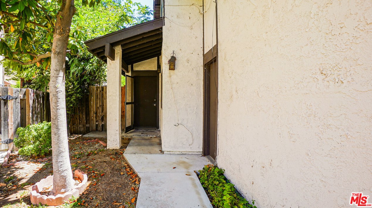 28360 Simsalido Ave #231, Santa Clarita, CA 91387