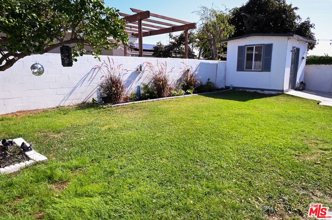 15206 Condon Ave, Lawndale CA  90260-1931 exterior