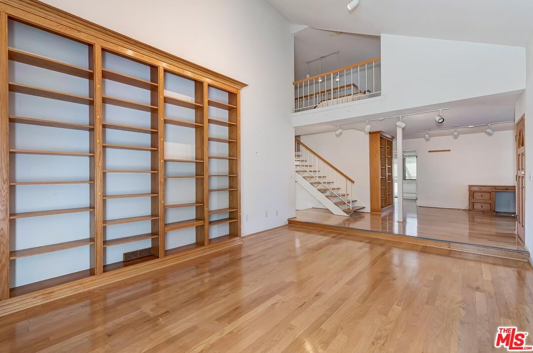 2919 Woodwardia Dr, Los Angeles CA  90077-2123 exterior