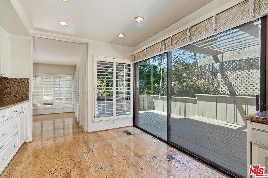 2919 Woodwardia Dr, Los Angeles CA  90077-2123 exterior