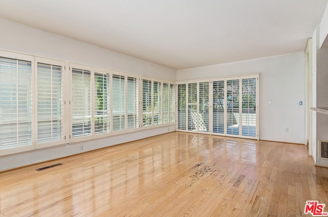 2919 Woodwardia Dr, Los Angeles CA  90077-2123 exterior