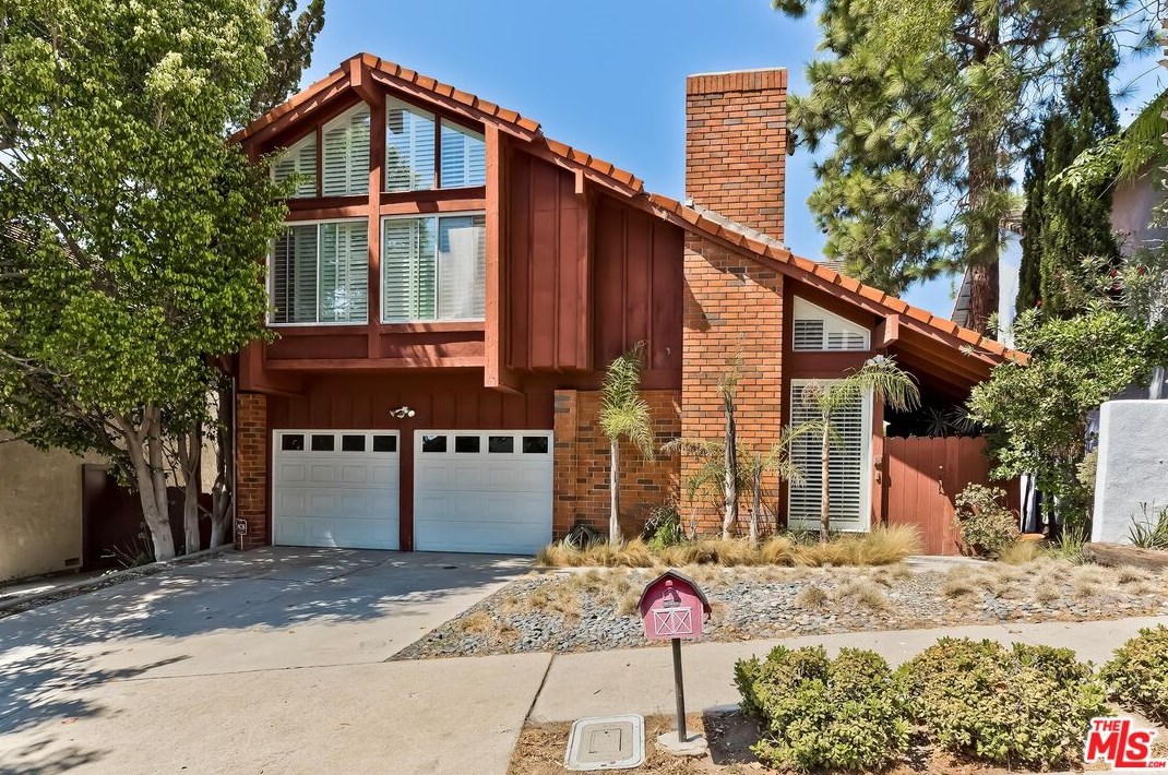2919 Woodwardia Dr, Los Angeles, CA 90077-2124