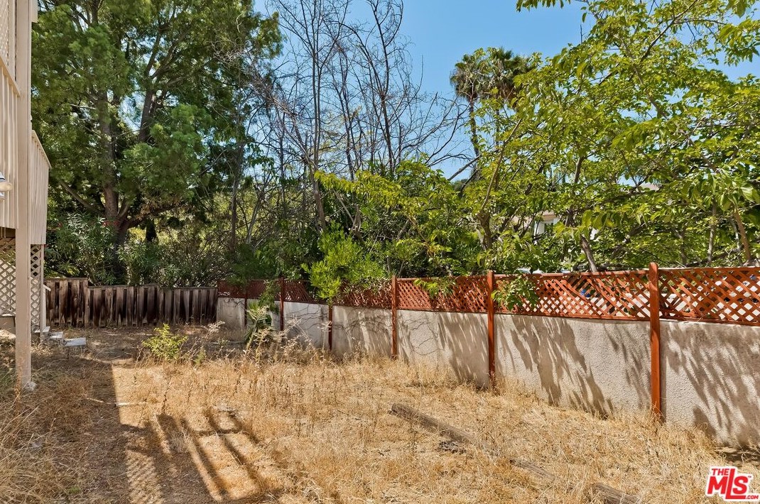 2919 Woodwardia Dr, Los Angeles CA  90077-2123 exterior