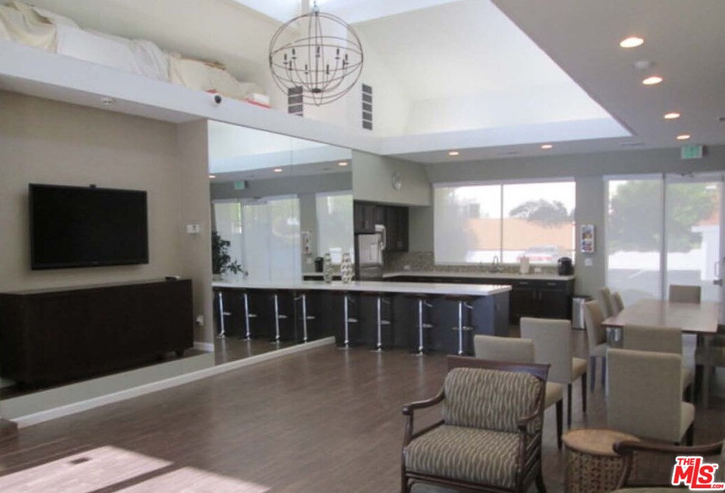 2919 Woodwardia Dr, Los Angeles CA  90077-2123 exterior