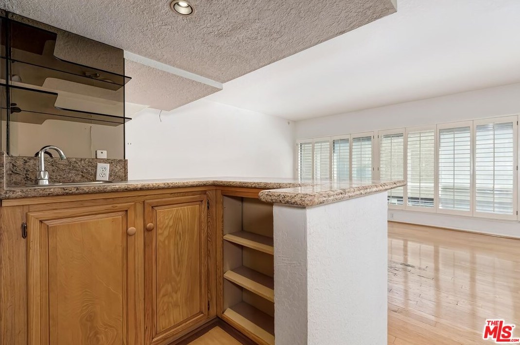 2919 Woodwardia Dr, Los Angeles CA  90077-2123 exterior