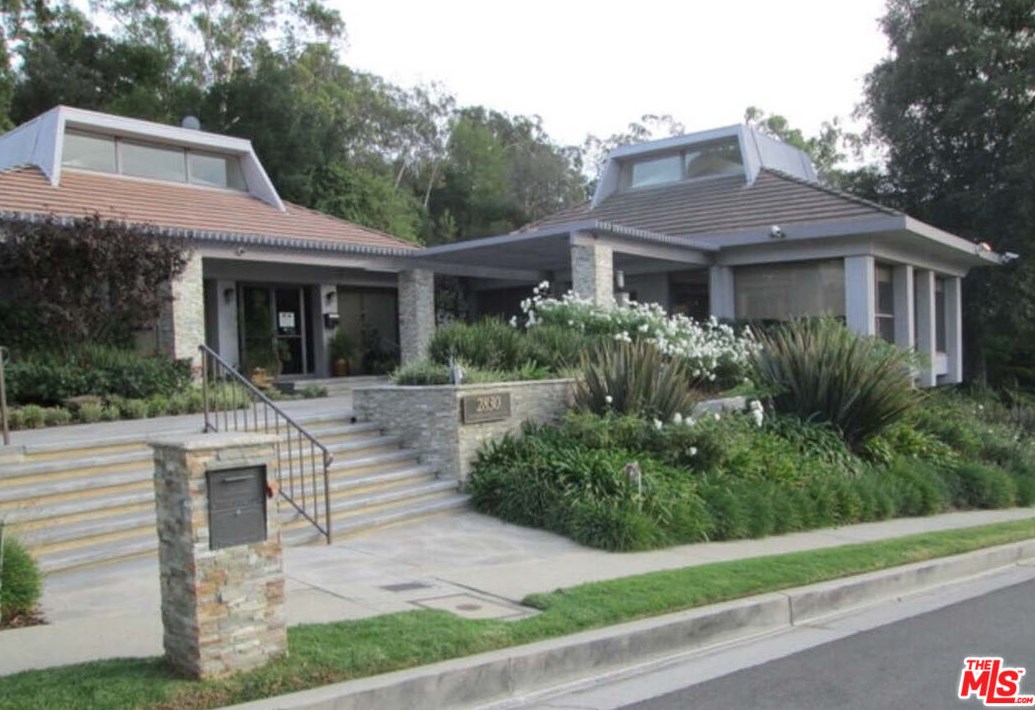 2919 Woodwardia Dr, Los Angeles CA  90077-2123 exterior