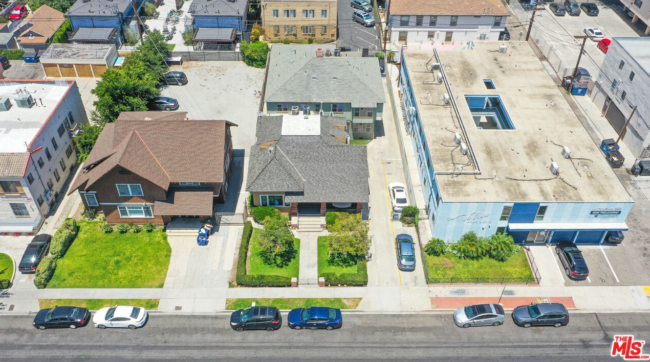 1137 29th St, Los Angeles CA  90011-2137 exterior