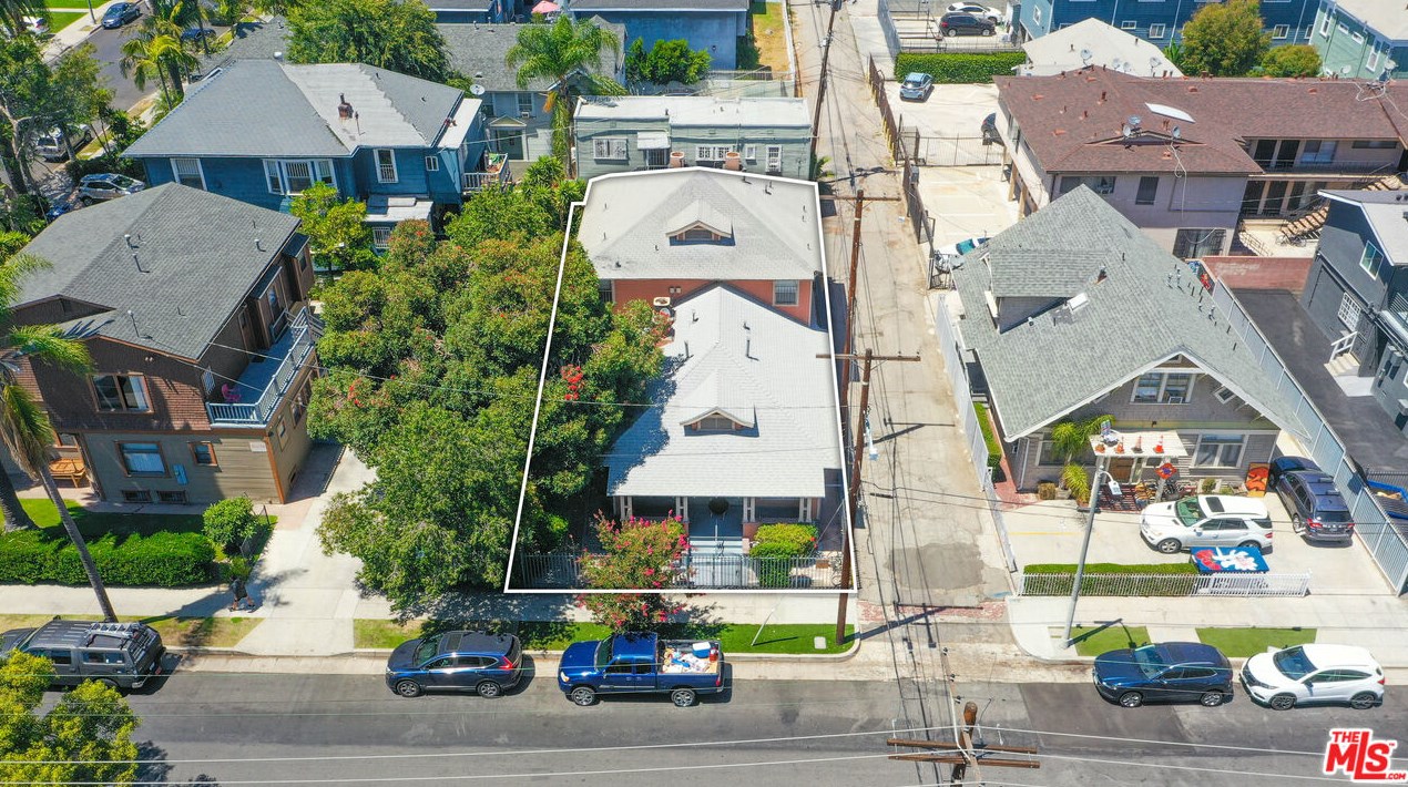 1329 29th St, Los Angeles, CA 90007-3102