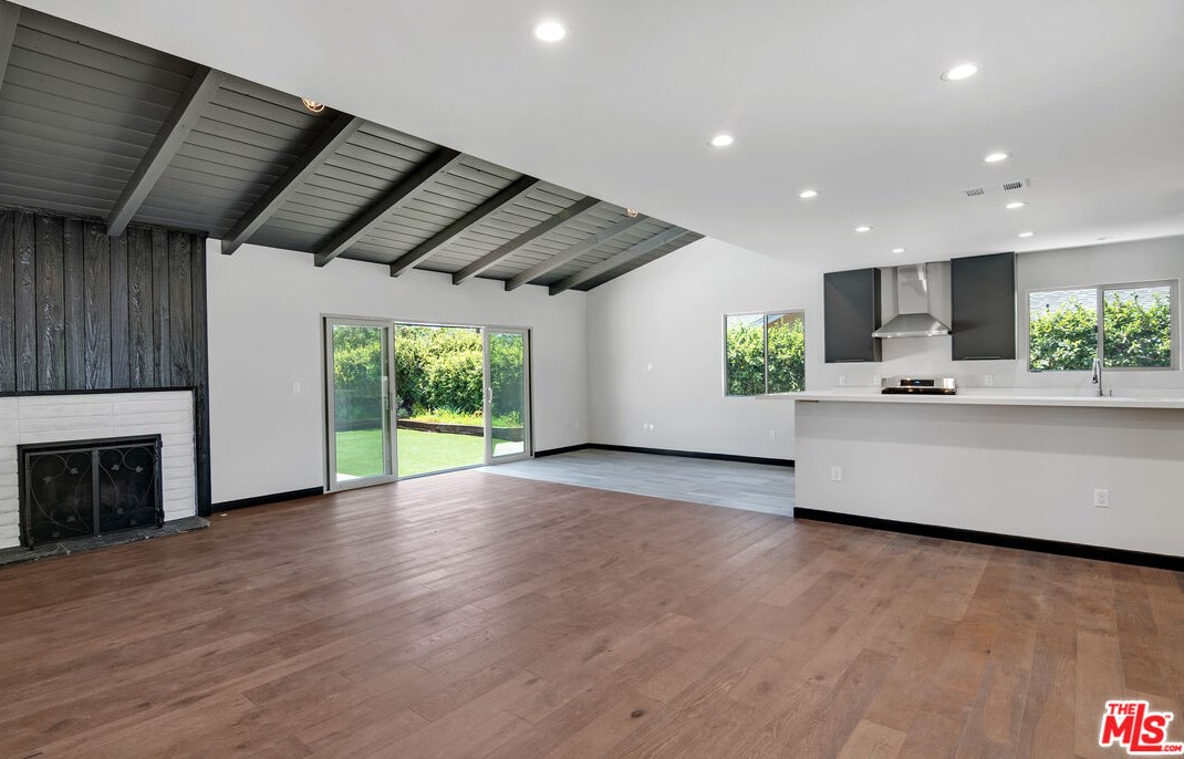 11642 Mclennan Ave, San Fernando, CA 91344-2736