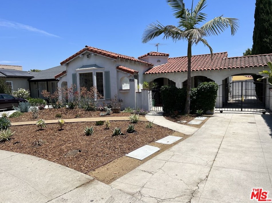 1920 Bedford St, Los Angeles, CA 90034-1308