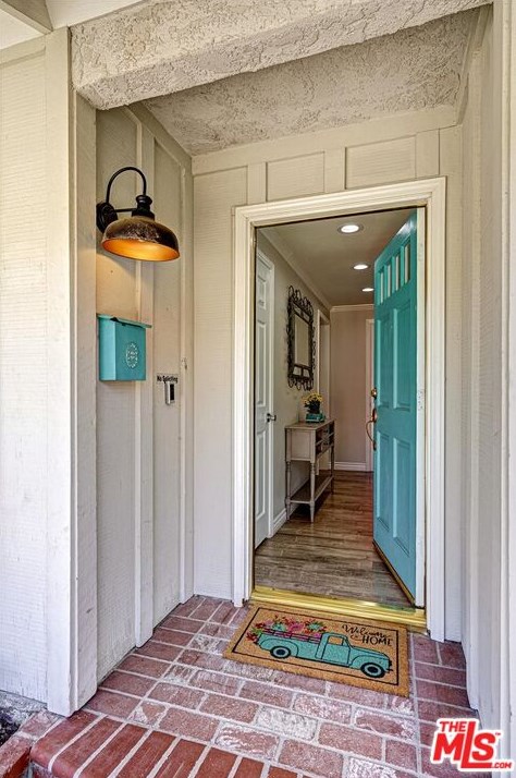 188 Bluefield Ave, Thousand Oaks, CA 91320-4229