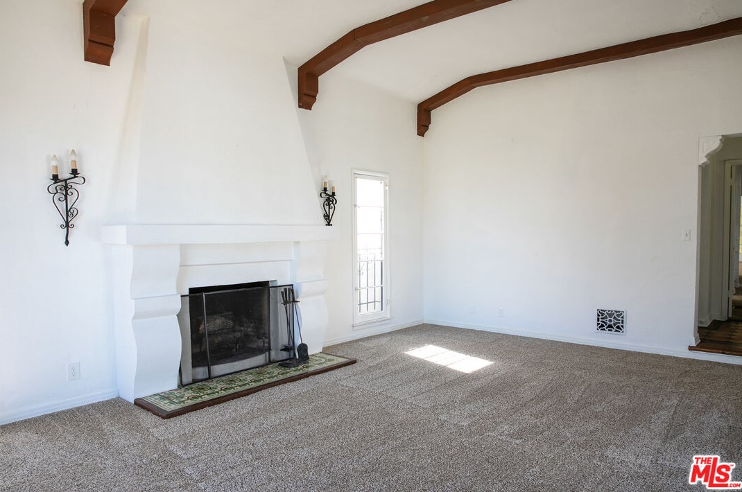 10747 Rochester Ave, Los Angeles CA  90024-5033 exterior