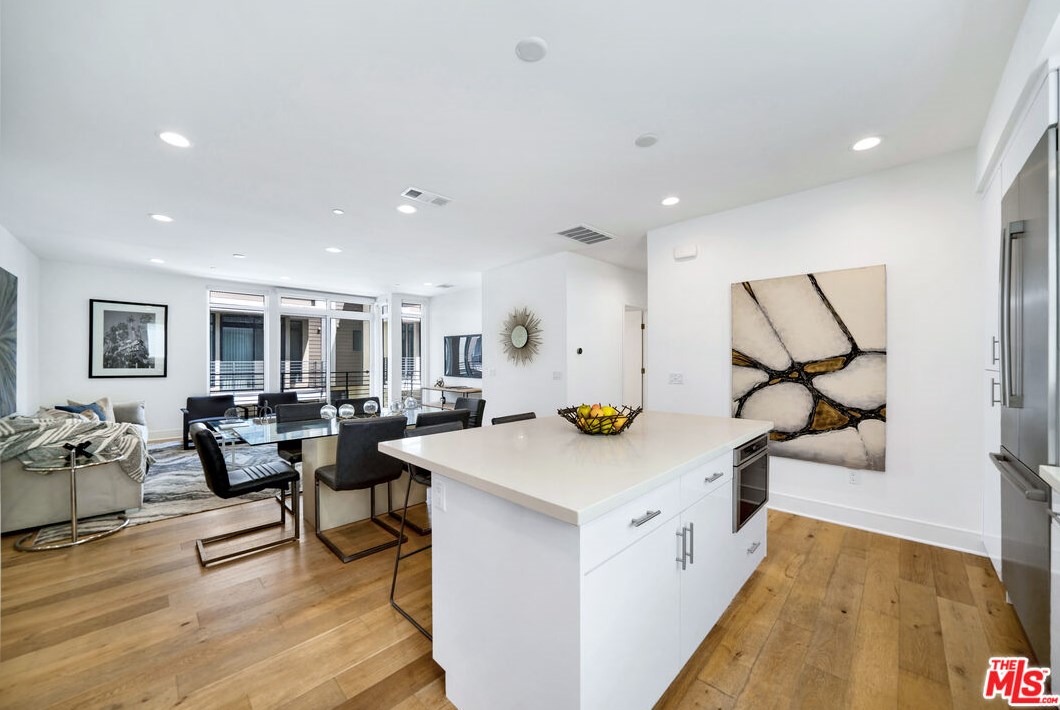 1406 Stanley Ave, Los Angeles CA  90046-4503 exterior