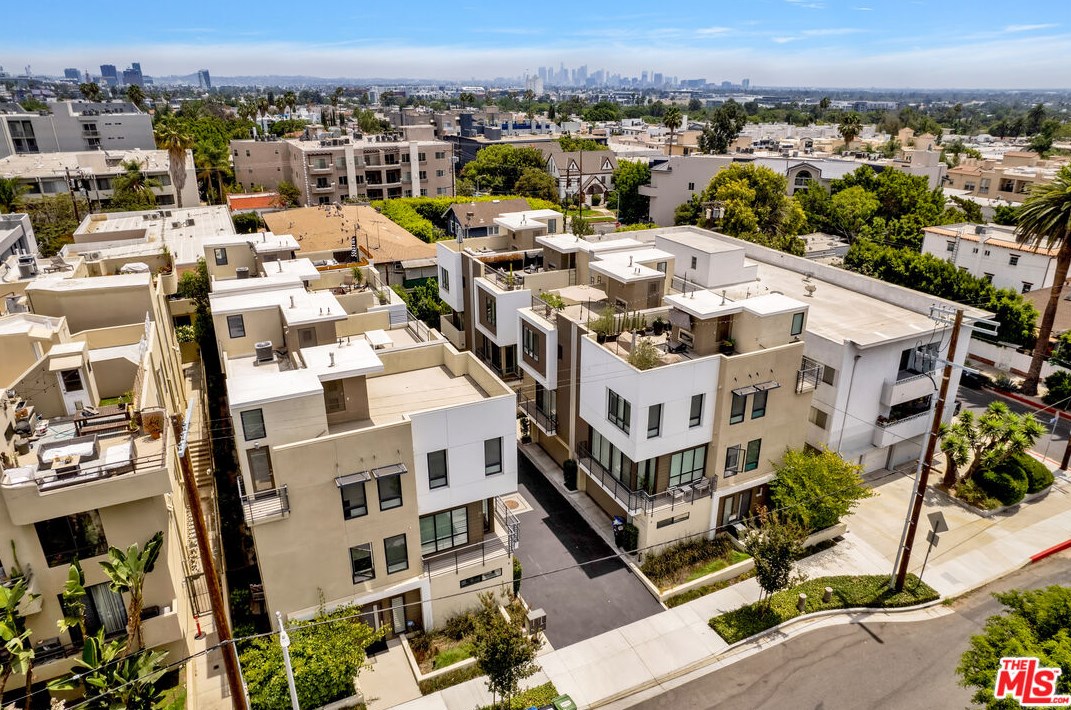 1406 Stanley Ave, Los Angeles CA  90046-4503 exterior