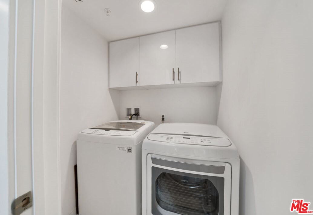 1406 Stanley Ave, Los Angeles CA  90046-4503 exterior