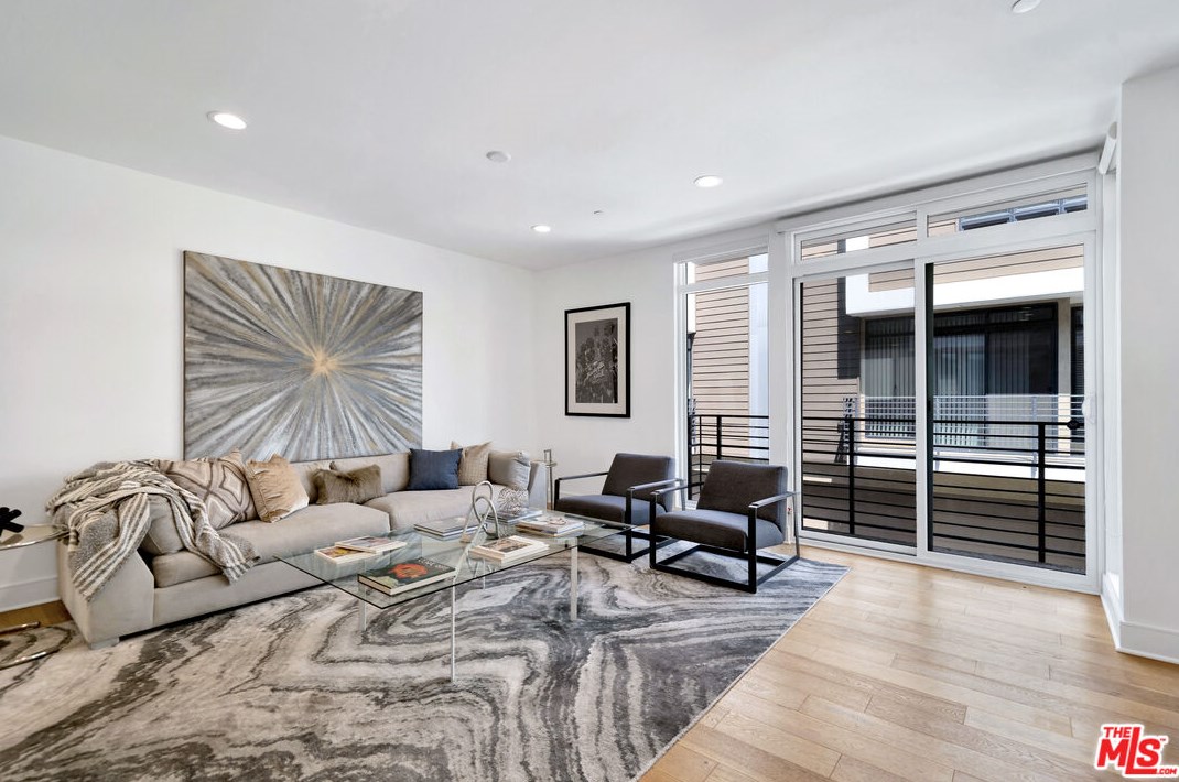 1406 Stanley Ave, Los Angeles CA  90046-4503 exterior