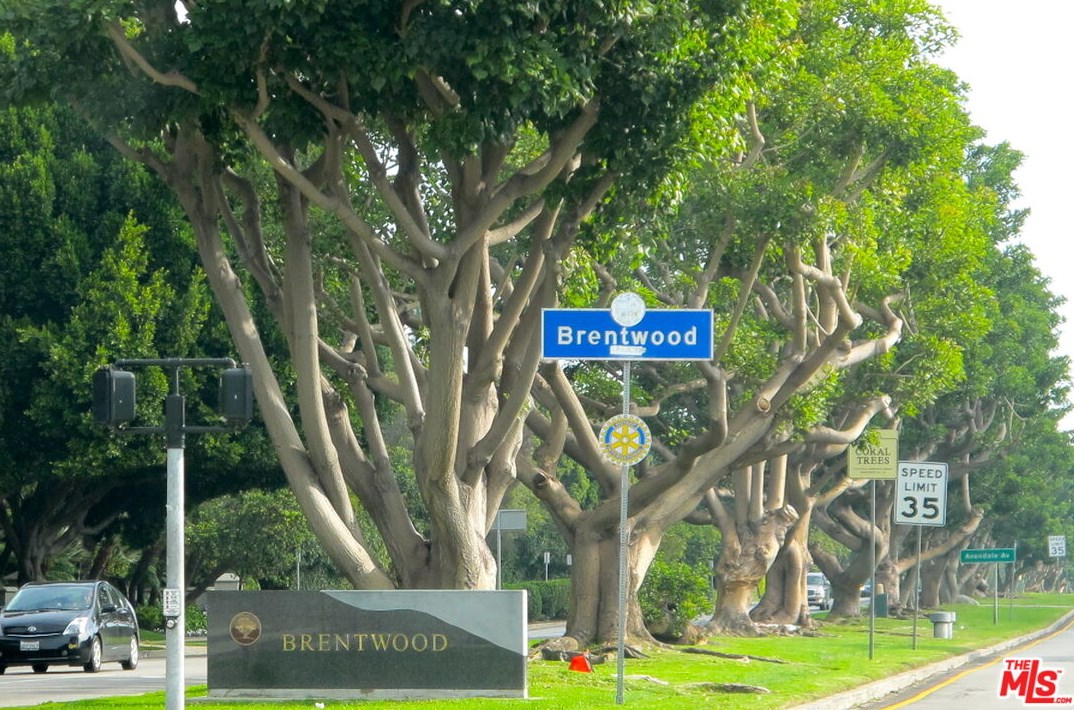 11915 Darlington Ave, Los Angeles CA  90049-4700 exterior