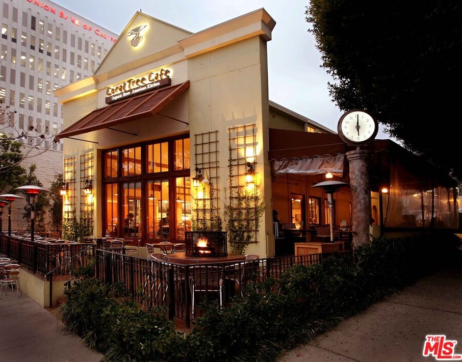 11915 Darlington Ave, Los Angeles CA  90049-4700 exterior
