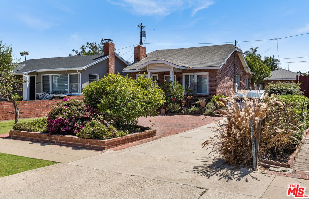 4323 Beethoven St, Los Angeles, CA 90066-6102