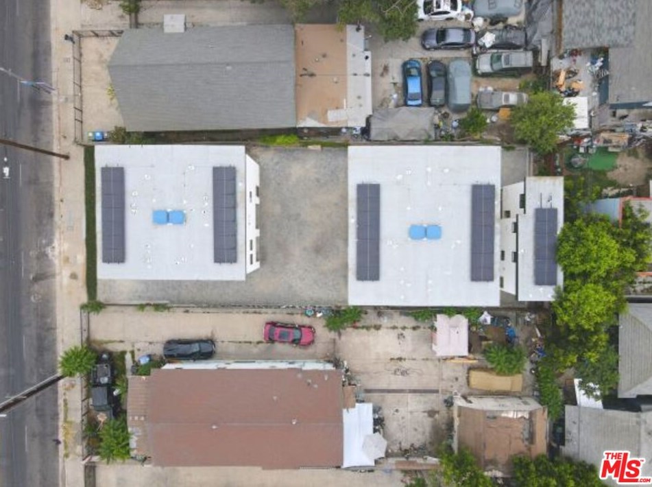 532 Vernon Ave, Los Angeles, CA 90011-3442