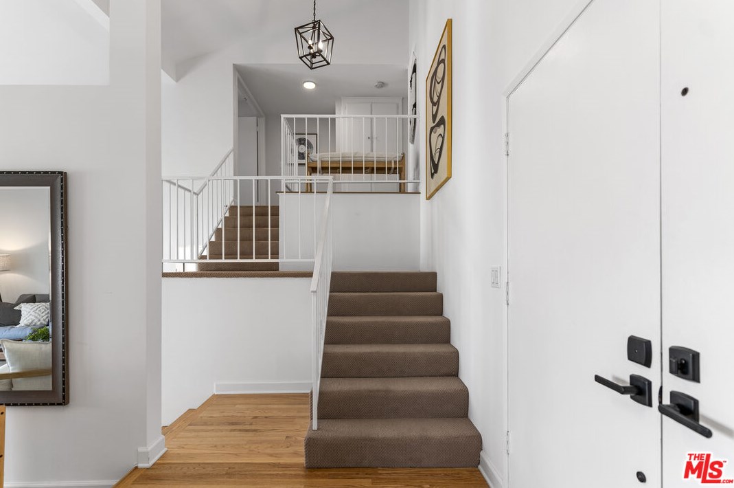 12721 Sanford St, Los Angeles CA  90066-6954 exterior
