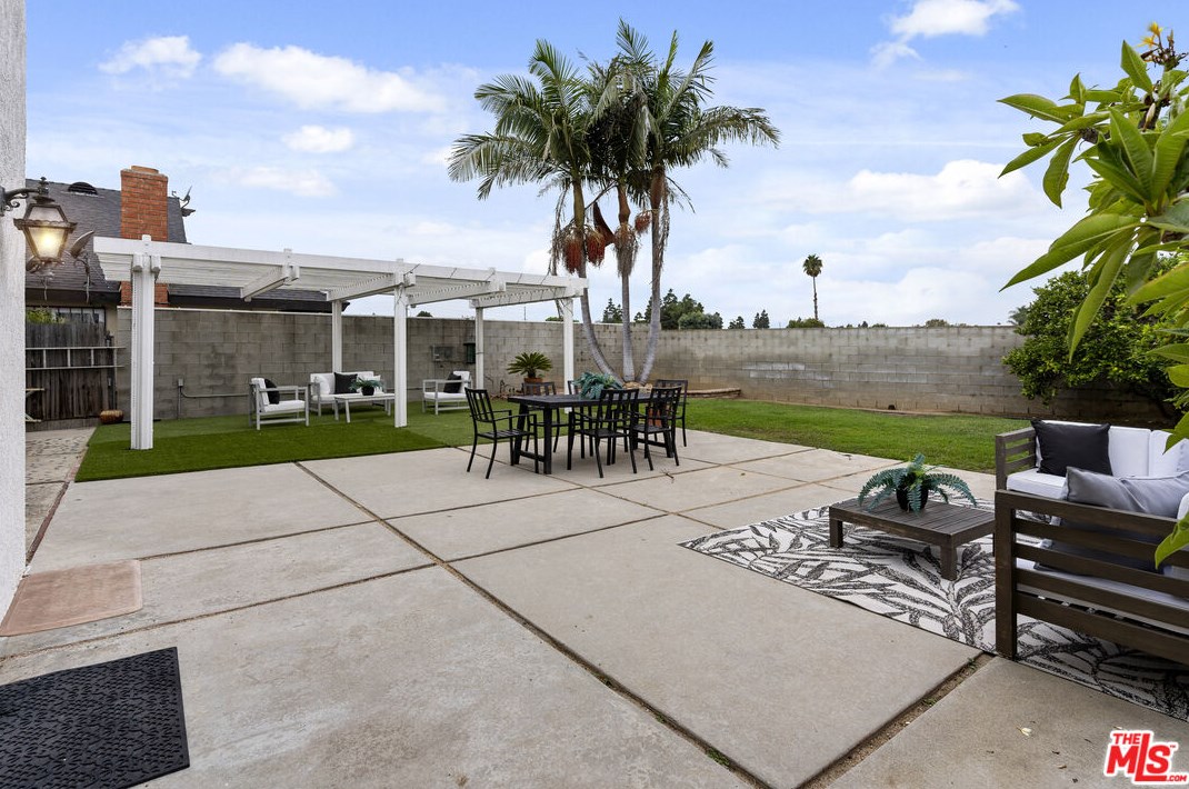 12721 Sanford St, Los Angeles CA  90066-6954 exterior